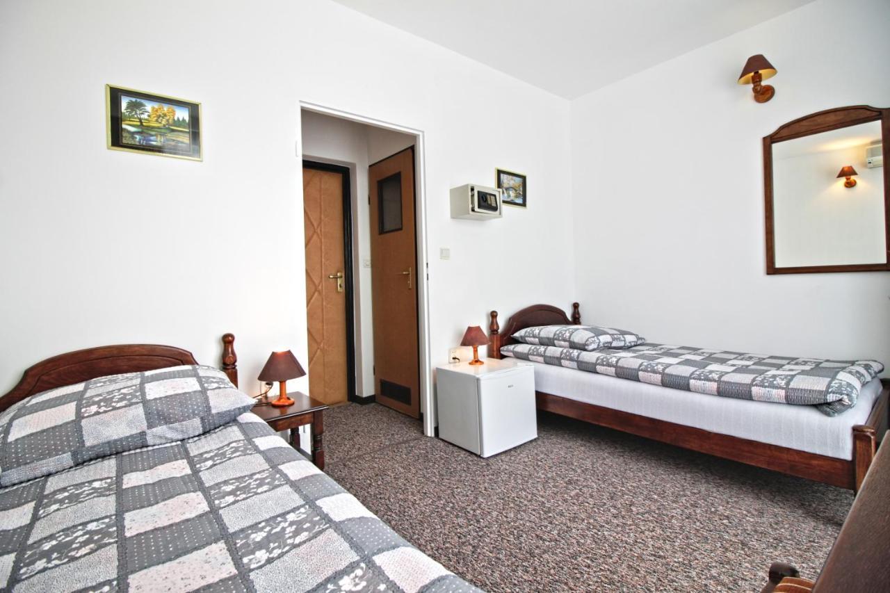 Motel Na Zbojeckiej Skawa Exterior photo